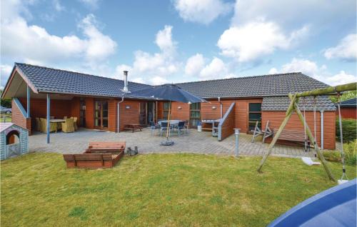 Vinderup House | Three-Bedroom Holiday Home In Vinderup