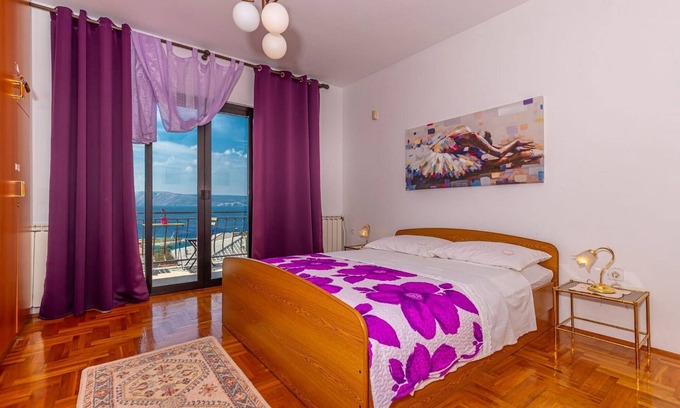 Novi Vinodolski Apartment | Three bedroom apartment with balcony and sea view Novi Vinodolski (A-22846-a)