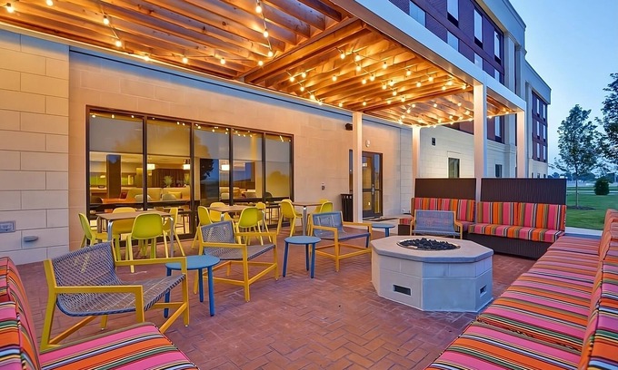 Interchange Square Apartment | Three Comfy and Modern Units! Near Attractions and Beach, Pool and Parking