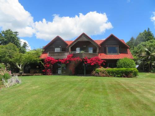 Whakamarama House | Three Gables B&B