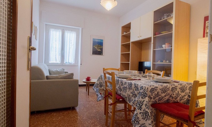 Alassio Apartment | Three-room air conditioning sleeps 6 100 meters from the sea 3rd floor lift