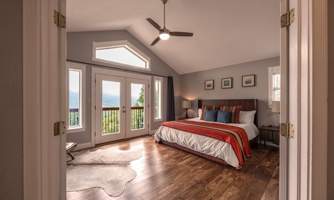Ruidoso House | Three-story home w/Awesome Views+Hot Tub+Game Room