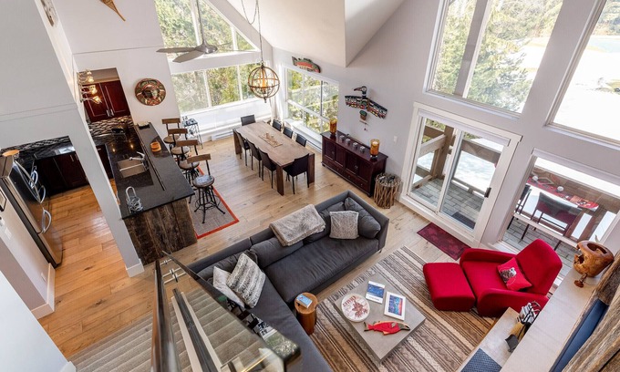 Blackcomb House | Thunderputt - a Whistler townhouse, 3 minutes from the Blackcomb Gondola