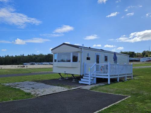 Dunbar House | Thurston Manor Caravan Park, Pony Meadow