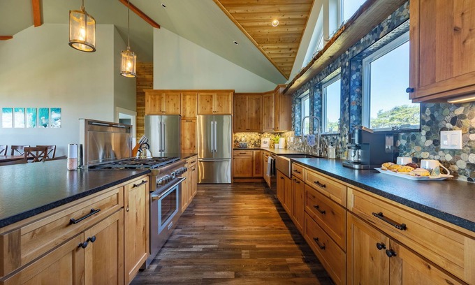 Seal Rock House | Tidal Treasure, Sleeps 12, Game Room, Oceanfront, Hot Tub, BBQ, Beach Access