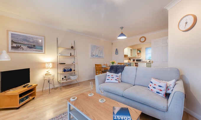 Little Haven House | Tide View - Three Bedroom House, Sleeps 6