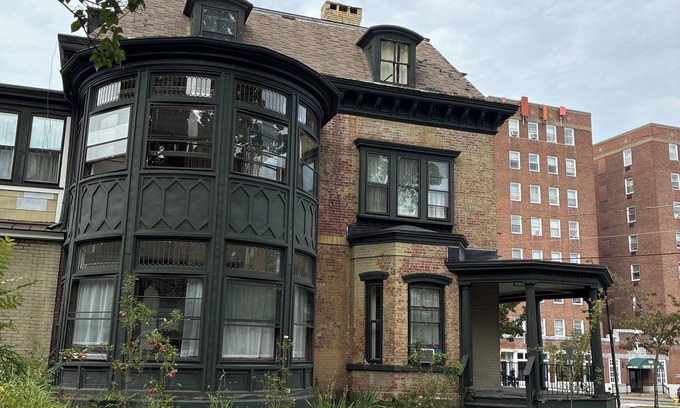 Newburgh Apartment | Tiffany Suite in Historic Newburgh, NY