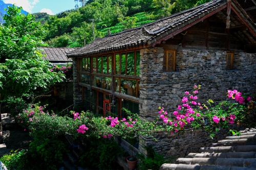 Hutiaoxia House | Tiger Leaping Gorge Sean’s Spring Guesthouse
