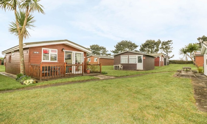 Padstow Cottage | TIGGY WINKLE, family friendly, with a garden in St Merryn
