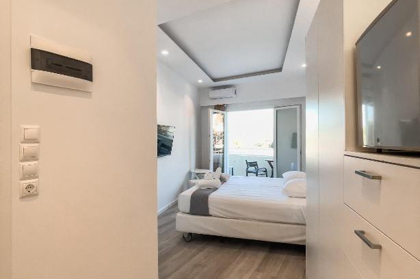 Nea Makri Apartment | TIKI BEACH STUDIOS