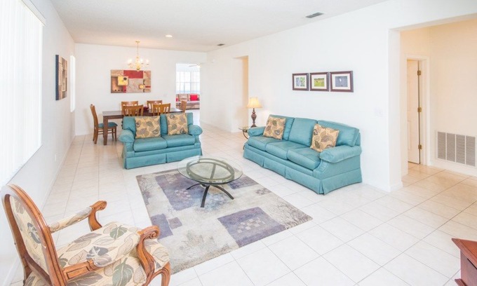 Sunrise Lakes House | Tile Floor – Multi TVs – Games Room – Pool – Lake View – Sunrise Lakes