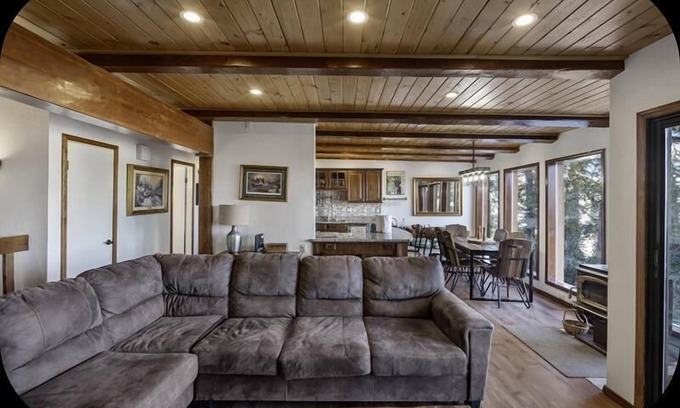 Mammoth Lakes Condo | Timber Ridge #47 - Ski in/Ski Out to Canyon Lodge