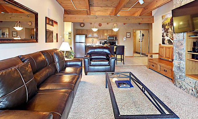 Snowmass Village Condo | 🌲Timberline B2B Standard 1-Bedroom ~Hot Tub~Pool~WiFi~Ski-in/out~Local Shuttle🌲