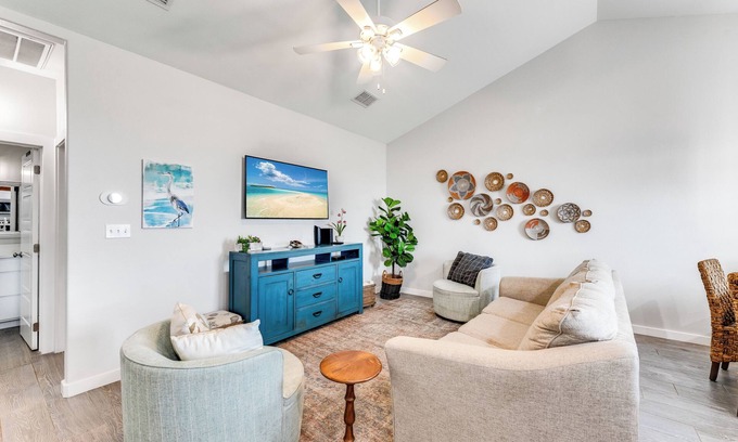 Corpus Christi House | Time to Unwind & Recharge at this Pet-Friendly home that's Close to the Beach