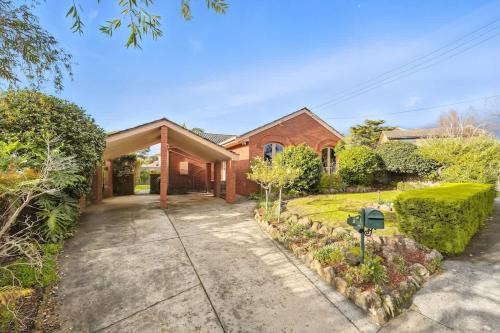 Frankston House | Timeless Frankston Heritage Family Home