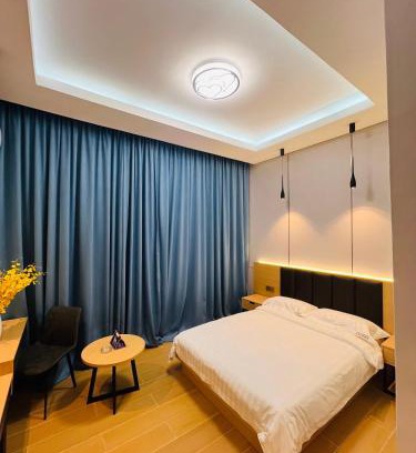 Freetown Hotel | Times Mansion Hotel Queen Room