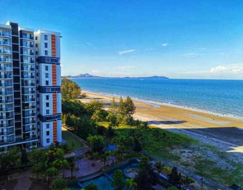 Kuantan Apartment | TimurBay Seafront Holiday Pool & Seaview