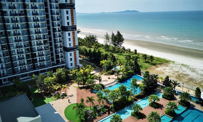 Kuantan Apartment | TIMURBAY SEAFRONT RESIDENCE by L'amour Home