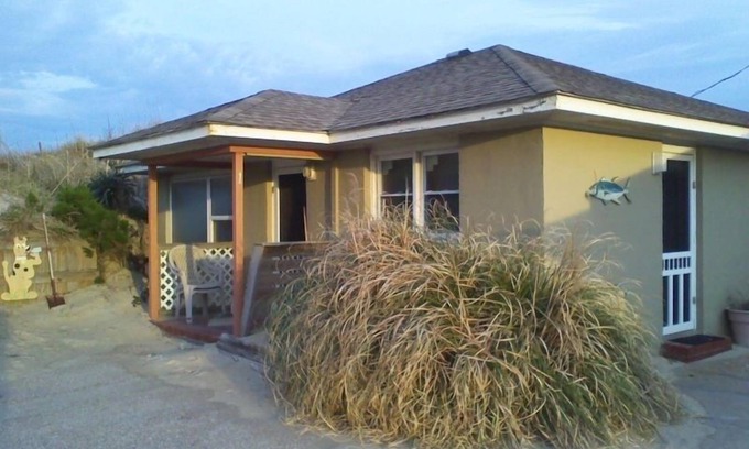 Nags Head Cottage | Tina Tuna OCEANFRONT Milepost 11 Nags Head Nc Rents FRIDAY to FRIDAY