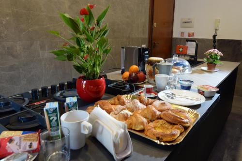 Quartiere XX Ardeatino Bed & Breakfast | Tintoretto Inn B&B