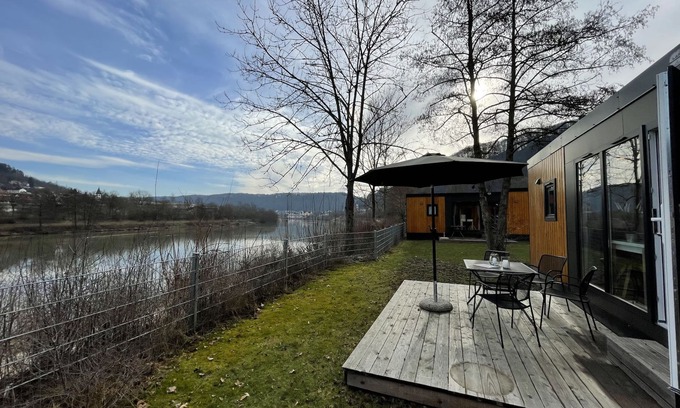 Riedenburg House | Tiny Haus Flussblick by Interhome