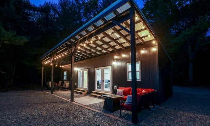 Town of Schodack Apartment | Tiny Home Escape Swimmable Pond WiFi Pets OK