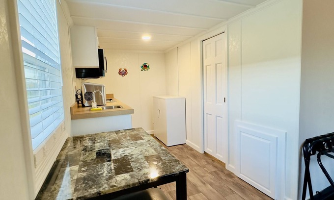 Rockport Cottage | Tiny home for 4 in Rockport: 830-2