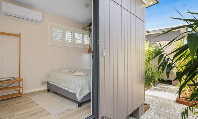 Sanctuary Point Cabin | Tiny House Stayz Stay for 3 Pay for 2! - House 6