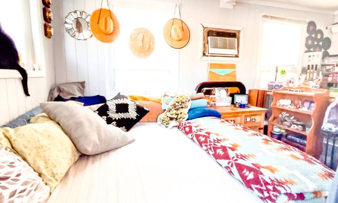 West Belmar House | Tiny House Surf Shack by the Beach - Bring your Pets!