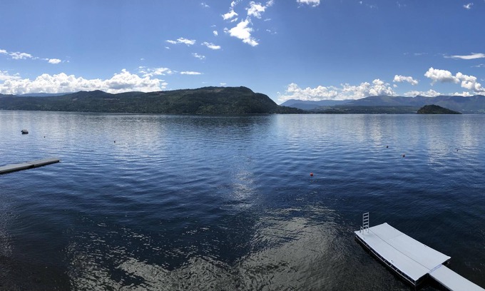 Scotch Creek House | TLC Beachhouse "Entire Home" - Waterfront - Shuswap Vacations and Sledding Accommodation