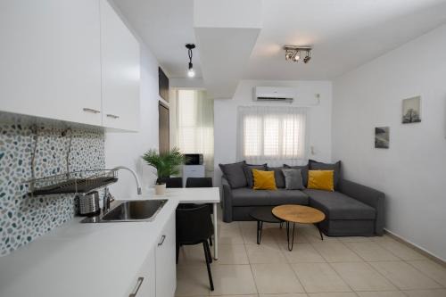 Old North Apartment | Tlv Port Perfect 1BD apartment with a Shelter