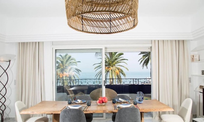 Carthage Apartment | La Vue est Belle: Apt de luxe avec vue sur mer