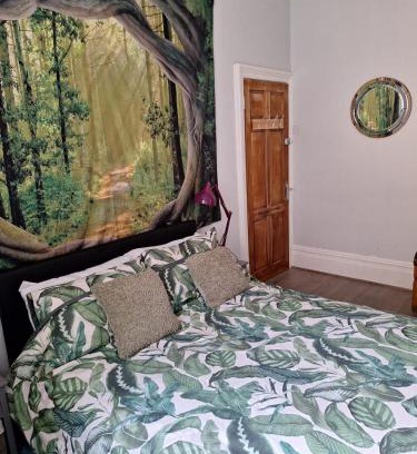 Walsden Bed & Breakfast | Todmorden Bed & Breakfast - The Toothless Mog