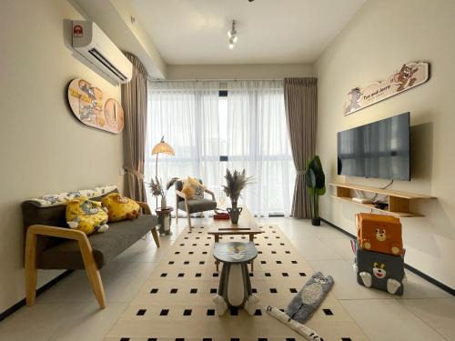 George Town Apartment | Tom and Jerry Suite with Infinity Pool