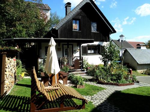 Udler House | Tom`s Hütte