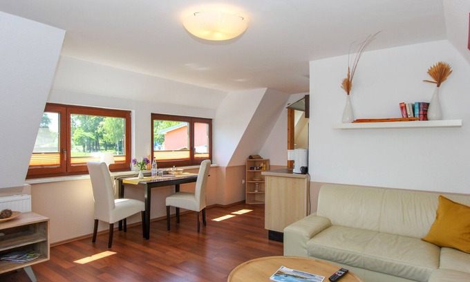 Ostseebad Prerow Apartment | Ton Timmermann's Hus 2, vacation apartment in a quiet location in Prerow