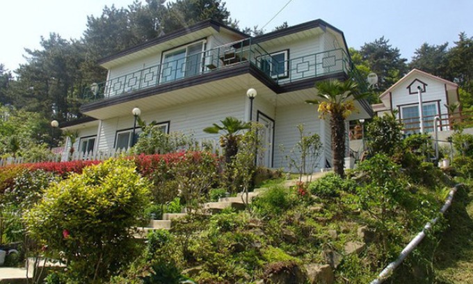 Taeyanghwa Hotel | Tongyeong Yeonji Pension
