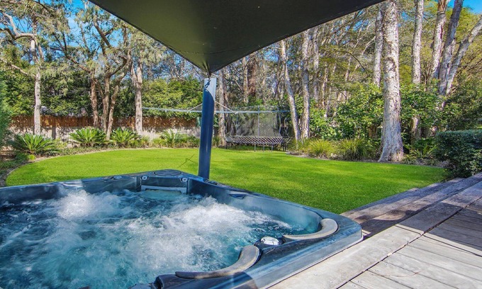 Pearl Beach House | Tonic Guesthouse pet friendly