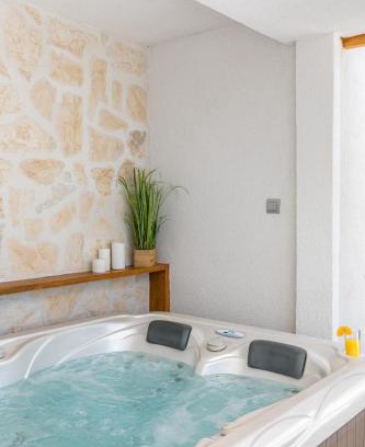 Vranjic Apartment | Tonina - private jacuzzi, free parking, terrace