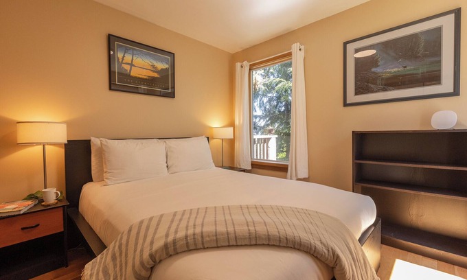 Tofino Apartment | Tonquin Beach I Downtown I Pet I Fireplace I Relax