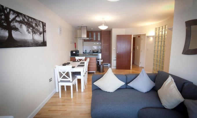 Ipswich Apartment | Toothbrush Apartments - Central Ipswich St Peters St