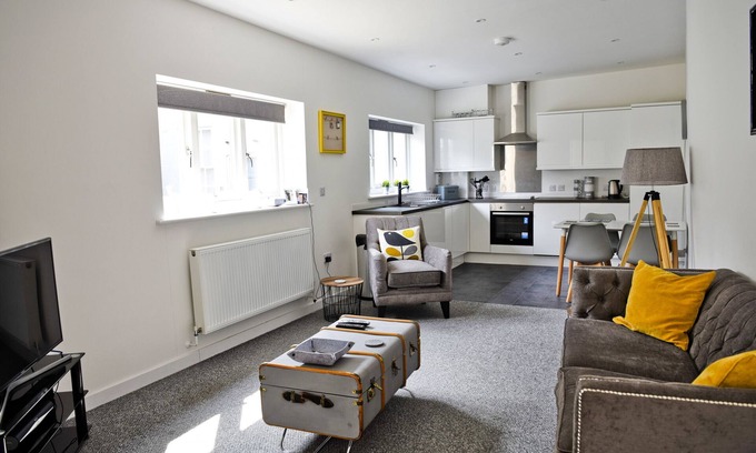 Ipswich Apartment | Toothbrush Apartments - Central Ipswich - Fore St