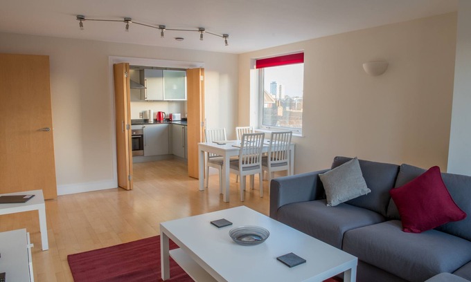 Ipswich Apartment | Toothbrush Apartments - 2 Bed 2 Bath - Ipswich Central - St Nicholas