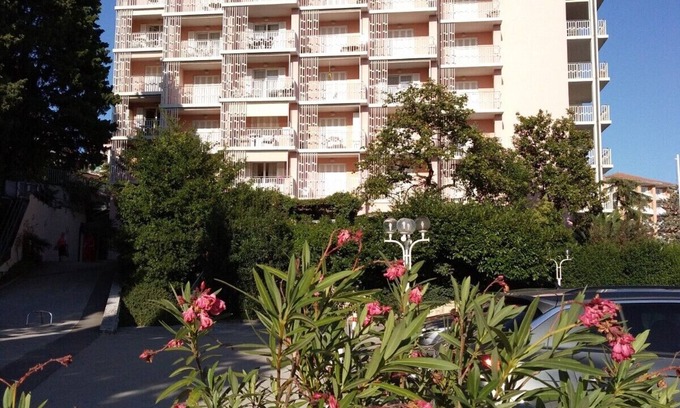 Portoroz Apartment | TOP FLOOR Central Residence + Balcony, WiFi, Parking