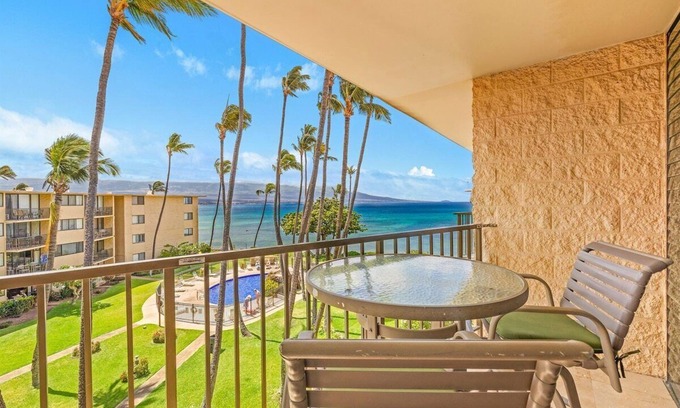 Maalaea Condo | Top Floor Condo- Ocean Views w Pool Steps to Beach