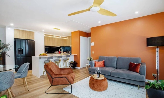 Burleigh Heads Apartment | Top Floor in Burleigh: Beach Views & Pool Access