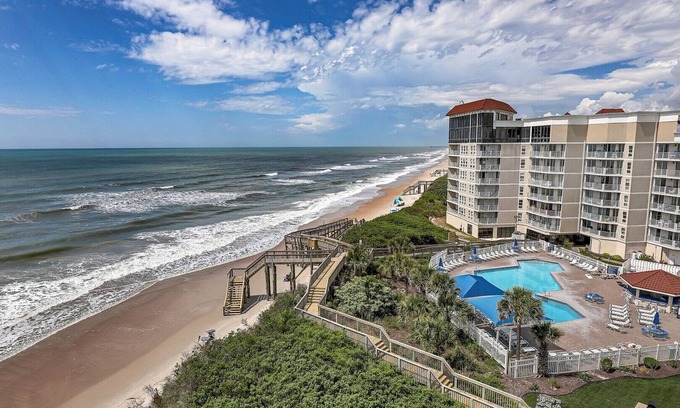 Sneads Ferry Condo | Top floor, oceanfront views!