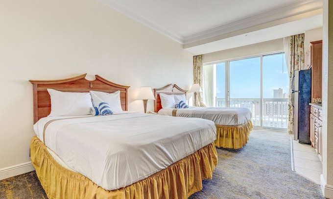 Ortona Park Hotel | Top-floor oceanfront condo with gym & high-speed WiFi