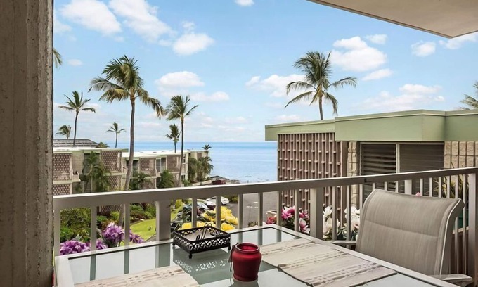 Kailua-Kona Condo | 🏖️Top Floor with Ocean Views| Convenient Location🏖️