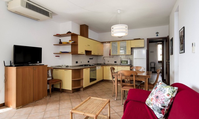 Corno Apartment | Top location condo with pool, lake view and walk to the beach